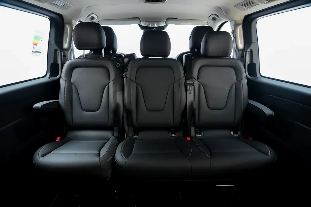 Mercede-Benz V 300 AVANTGARDE | 2026 GCC 0km | Agency Warranty | 360 View | 64 colors Ambeint Lights - Image 16
