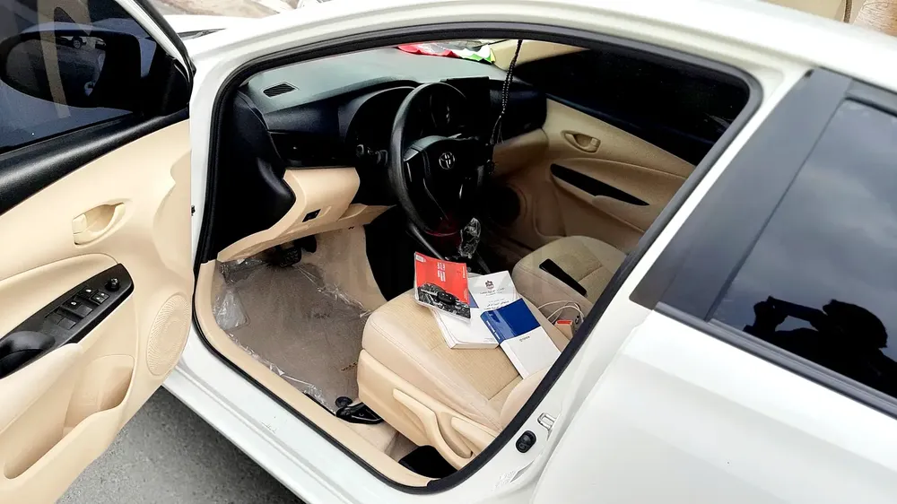Toyota Yaris 1.5 SE 2021 Model No1 Option Cruise Control fully Automatic GCC Family Used Urgent Sale - Image 4