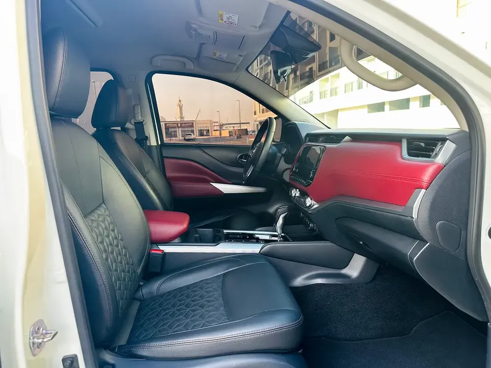 2023 Nissan Xterra Platinum - GCC Specs - Like New! - Image 9