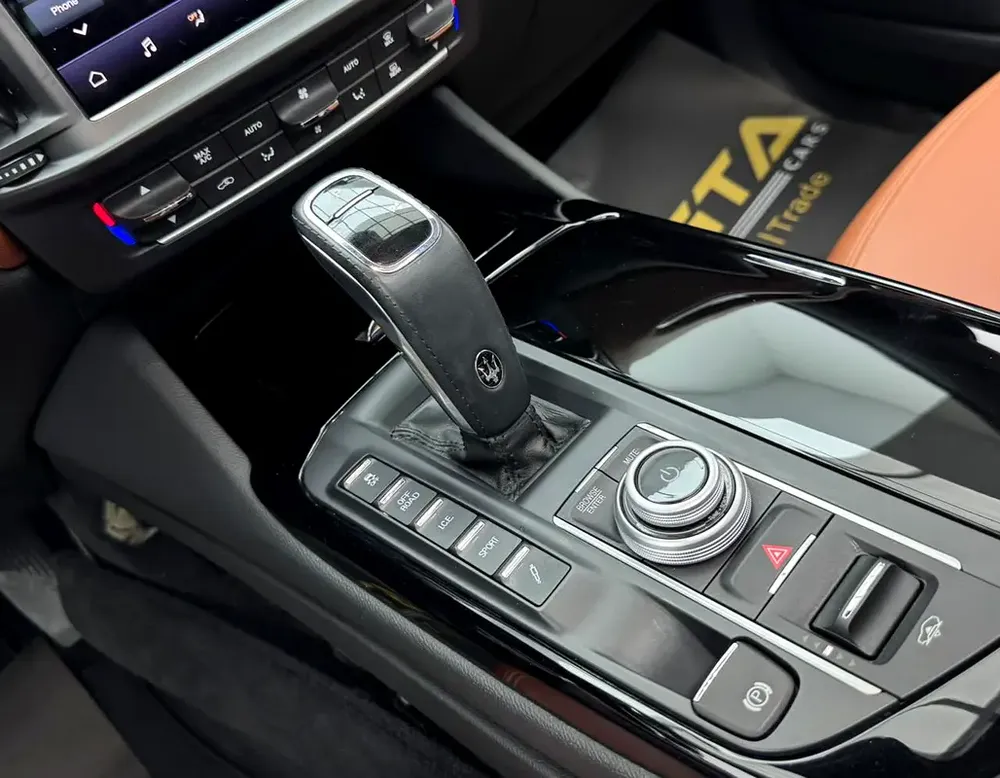 2022 Maserati Levante GT Hybrid, 2027 Maserati Warranty, Maserati Service History, GCC - Image 10