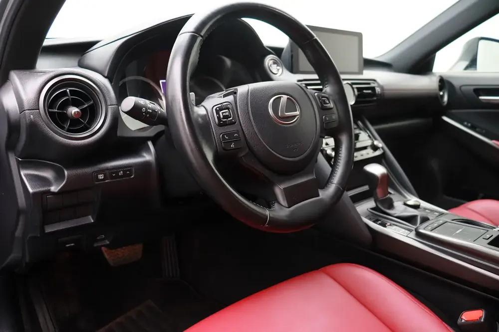 **Special offer** 2023 IS300 Sedan P 2.0t Premier - Image 12