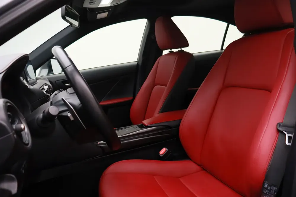 **Special offer** 2023 IS300 Sedan P 2.0t Premier - Image 13