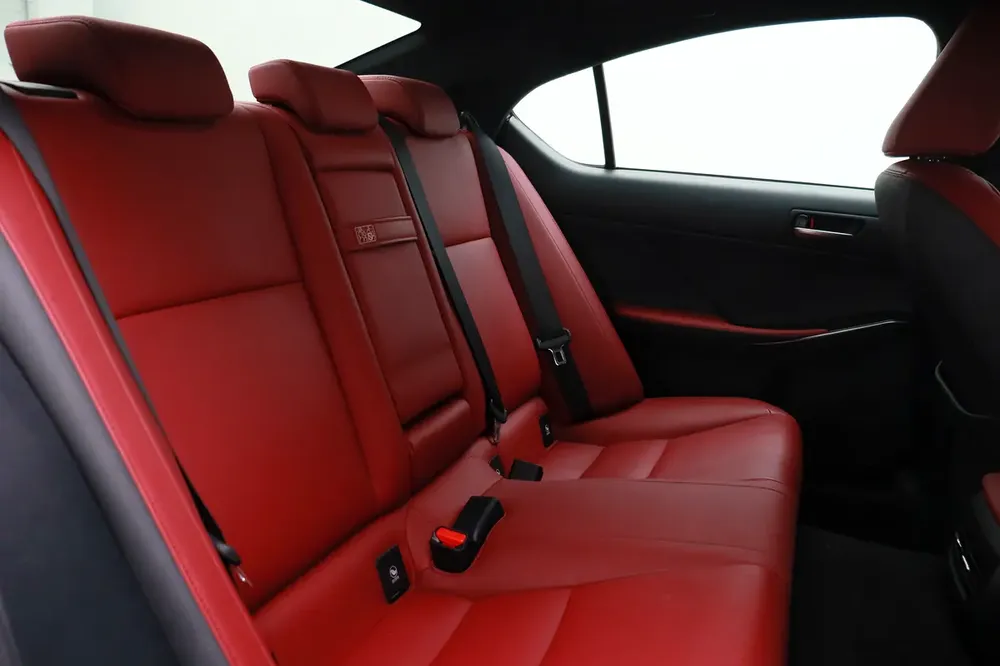 **Special offer** 2023 IS300 Sedan P 2.0t Premier - Image 15