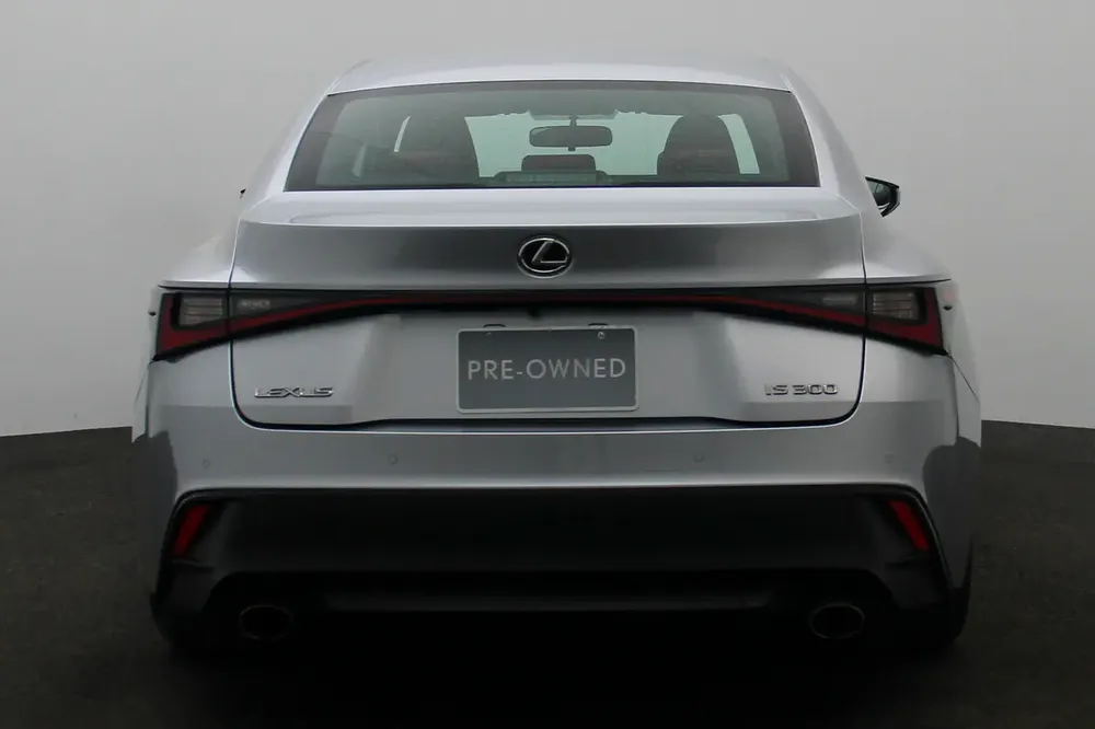 **Special offer** 2023 IS300 Sedan P 2.0t Premier - Image 4