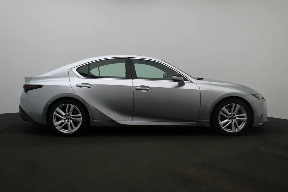 **Special offer** 2023 IS300 Sedan P 2.0t Premier - Image 5