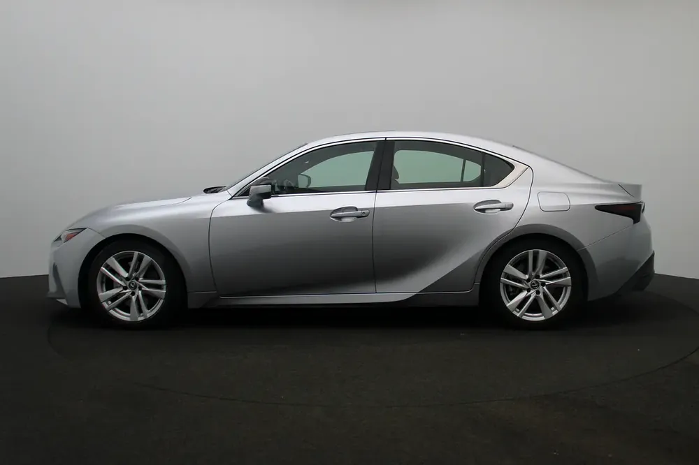 **Special offer** 2023 IS300 Sedan P 2.0t Premier - Image 6