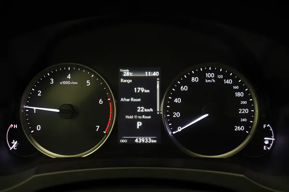 **Special offer** 2023 IS300 Sedan P 2.0t Premier - Image 8