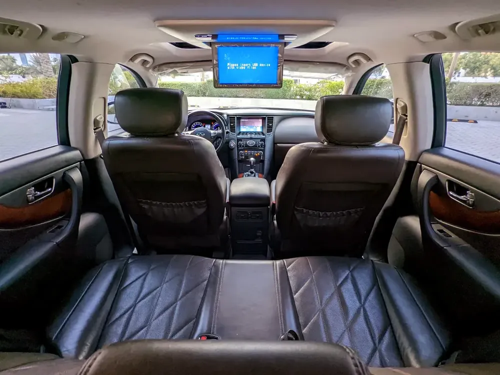 2017 Infiniti QX70 Gcc FullOption (Single Owner with Service History) - Image 5