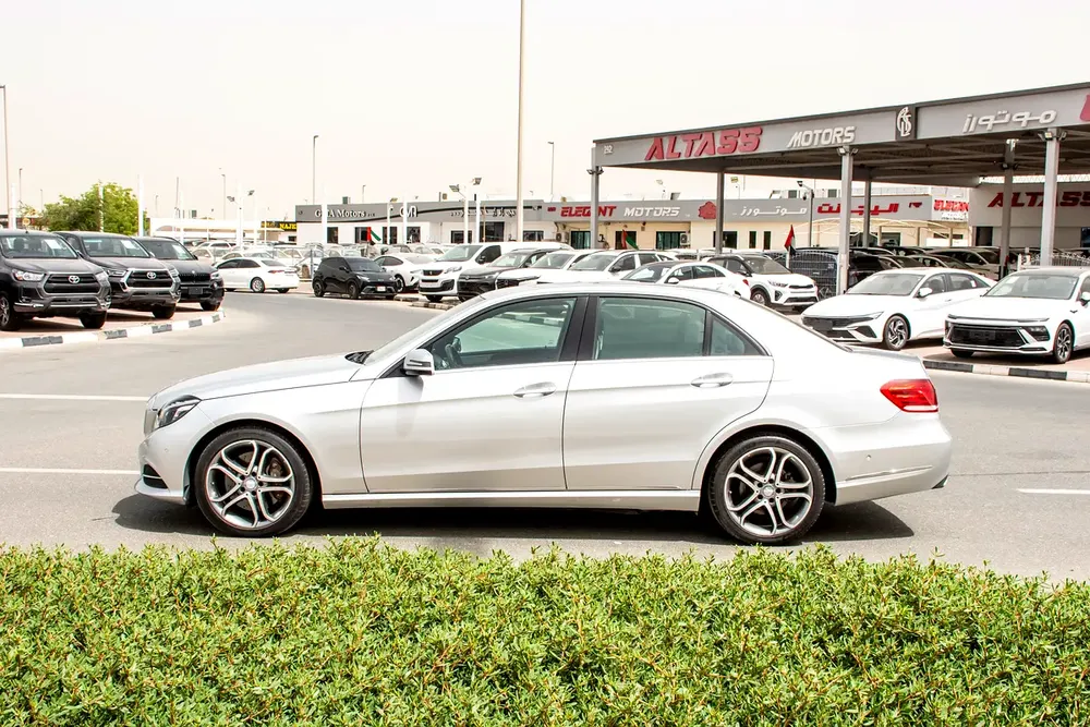 2013 - BENZ E400 HYBRID - JAPANESE SPECS - ONLY 67,000 KM - Image 5