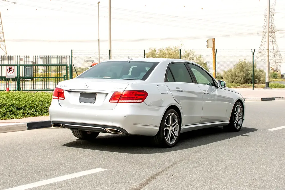 2013 - BENZ E400 HYBRID - JAPANESE SPECS - ONLY 67,000 KM - Image 8