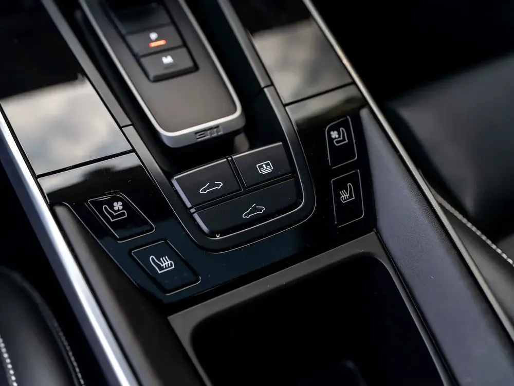 0% DOWN PAYMENT! | SAVVY-BUY | 911 TURBO S | AERO-KIT | FULL-OPTION | NEWLY SERVICED | WARRANTY - Image 15