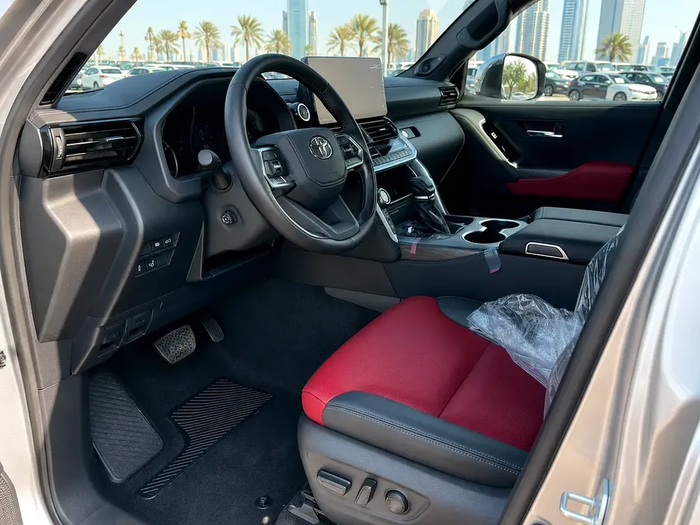 2025 Toyota Land Cruiser LC300 VXR | 3.5L Twin Turbo | Full Option | Export Ready - Image 6