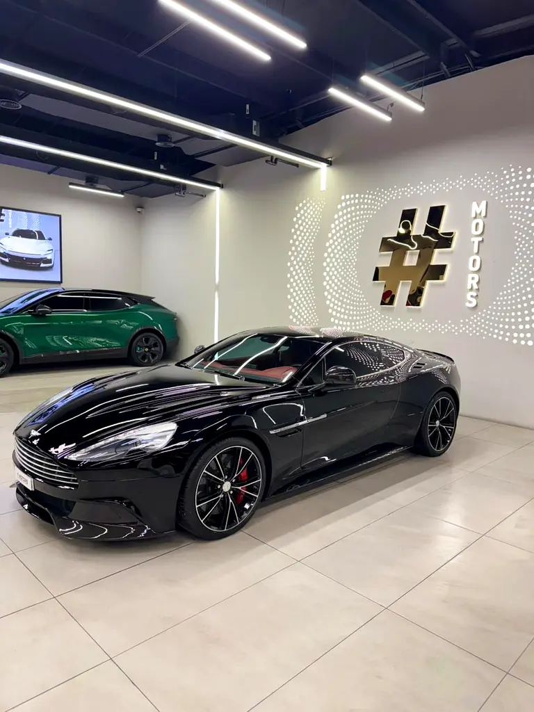 Aston Martin Vanquish - Image 5