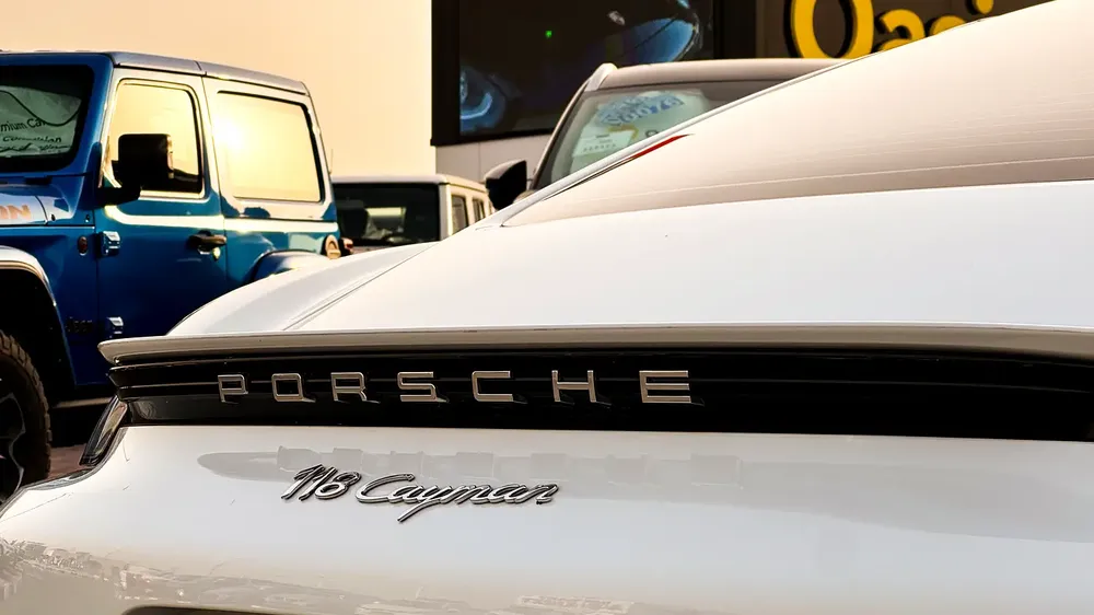 Porsche 718 Cayman 2023 GCC 2.0L Turbo 4 Cylinders Low Mileage Full Service History - Image 4