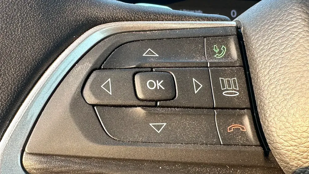 3.6 Engine V6 Mid options 4x4 - Image 14