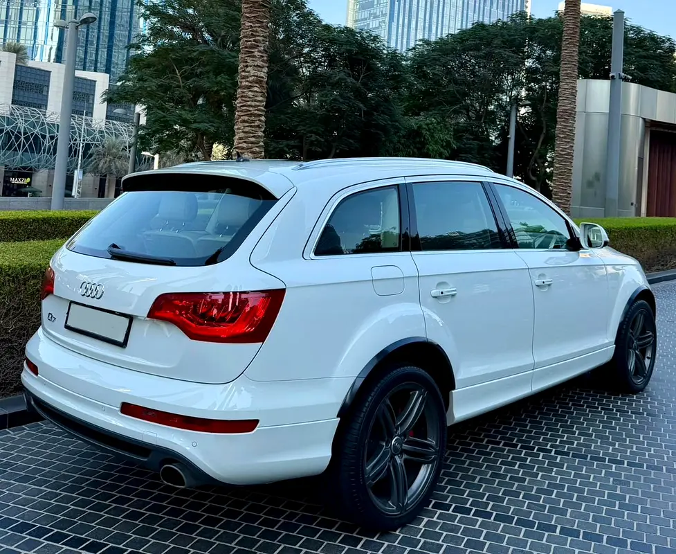 SUPERCHARGED AUDI Q7 V6 / GCC SPECS / AFFORDABLE / FUEL EFFICIENT / EXCELLENT CONDITION - Image 11