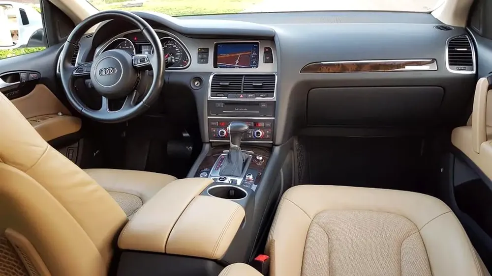SUPERCHARGED AUDI Q7 V6 / GCC SPECS / AFFORDABLE / FUEL EFFICIENT / EXCELLENT CONDITION - Image 13