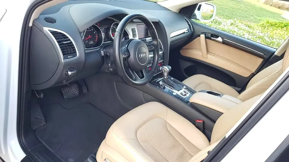 SUPERCHARGED AUDI Q7 V6 / GCC SPECS / AFFORDABLE / FUEL EFFICIENT / EXCELLENT CONDITION - Image 14
