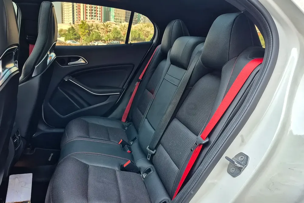 AED 1505/month | 2019 Mercedes-Benz GLA  | GCC Specs | Ref#393590 - Image 12
