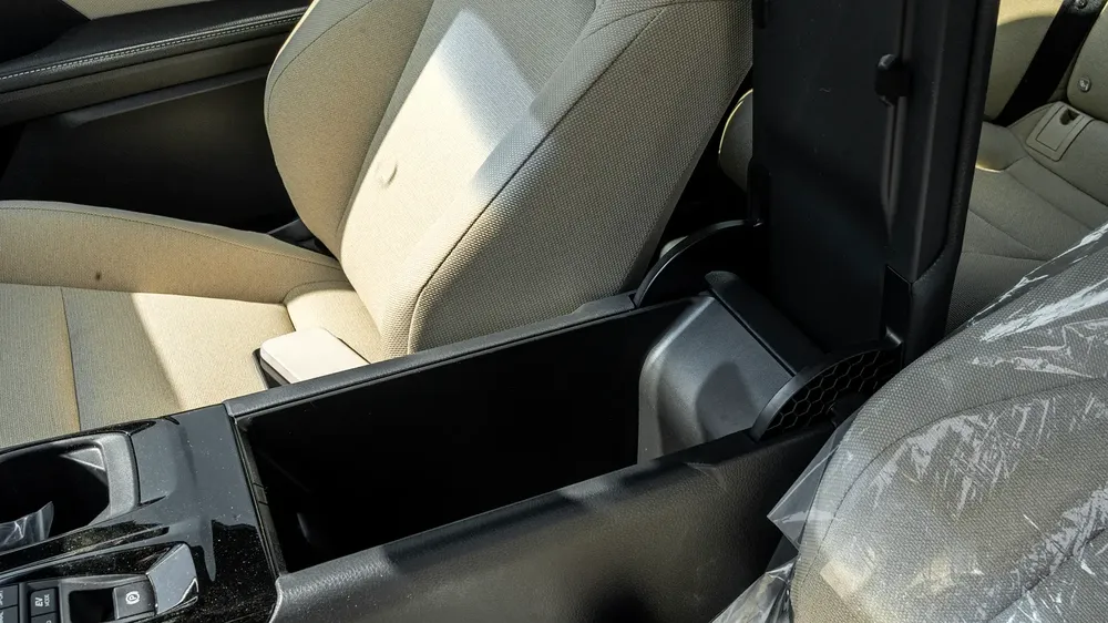 2026 Toyota Camry E-plus 2.5L Hybrid (Black-Beige) - Image 17