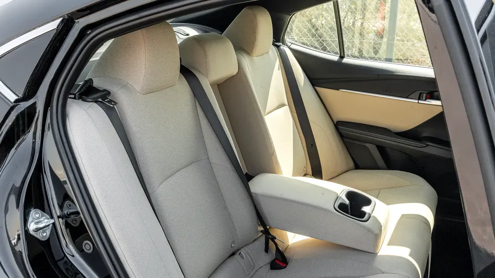 2026 Toyota Camry E-plus 2.5L Hybrid (Black-Beige) - Image 18