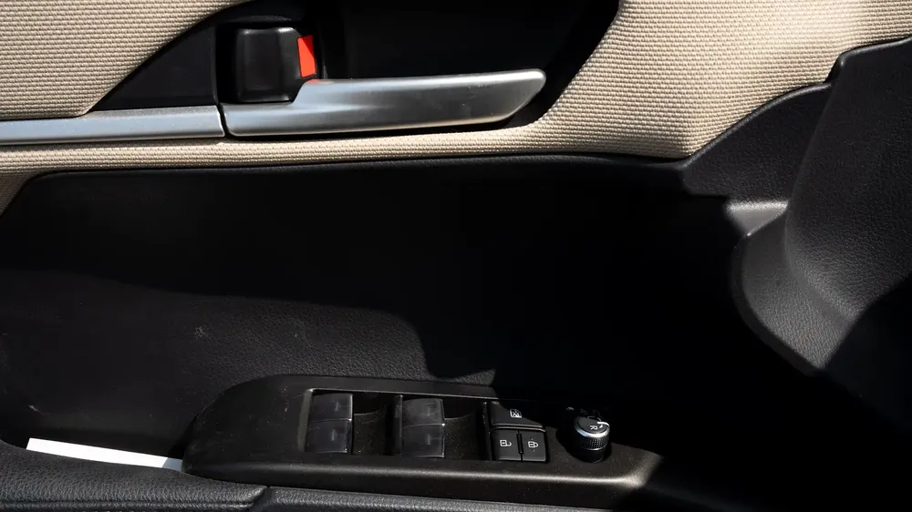 2026 Toyota Camry E-plus 2.5L Hybrid (Black-Beige) - Image 9