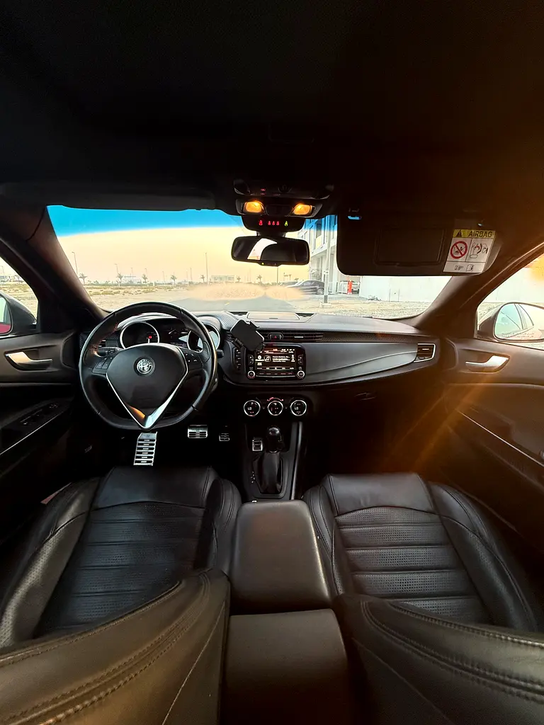 2021 Alfa Romeo Giulietta Veloce | GCC Specs | Pristine Condition - Image 12