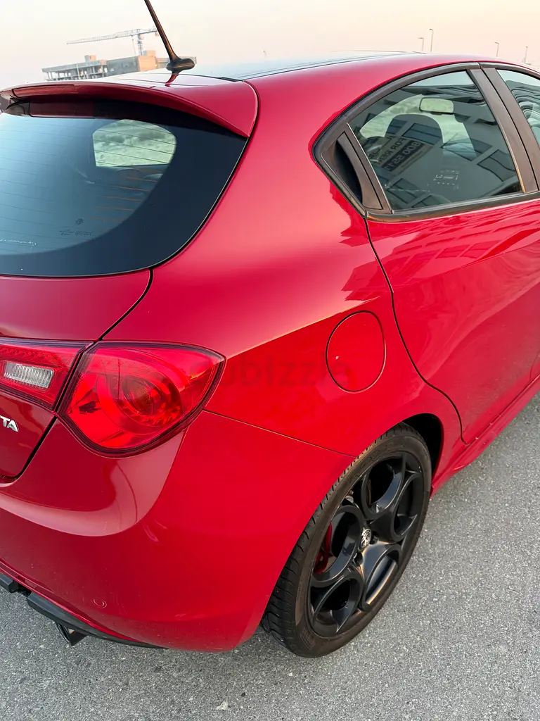 2021 Alfa Romeo Giulietta Veloce | GCC Specs | Pristine Condition - Image 4