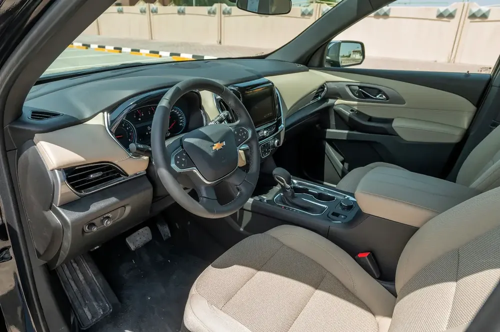 2023 Chevrolet Traverse LT - GCC Specs - Like New! - Image 6