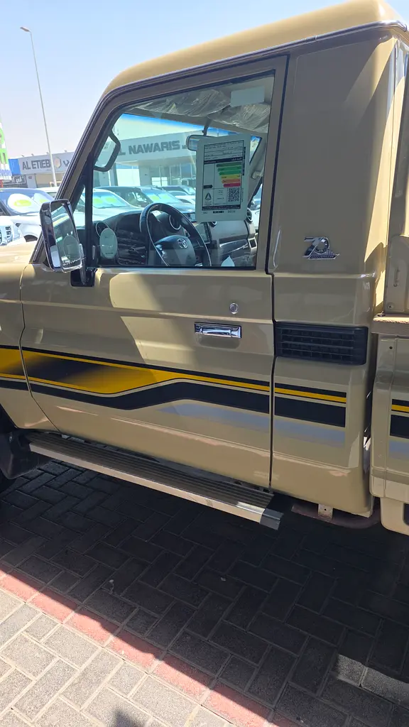 Toyota Land Cruiser 70 Series LC 79 LX 2022 - GCC Specs - Image 5