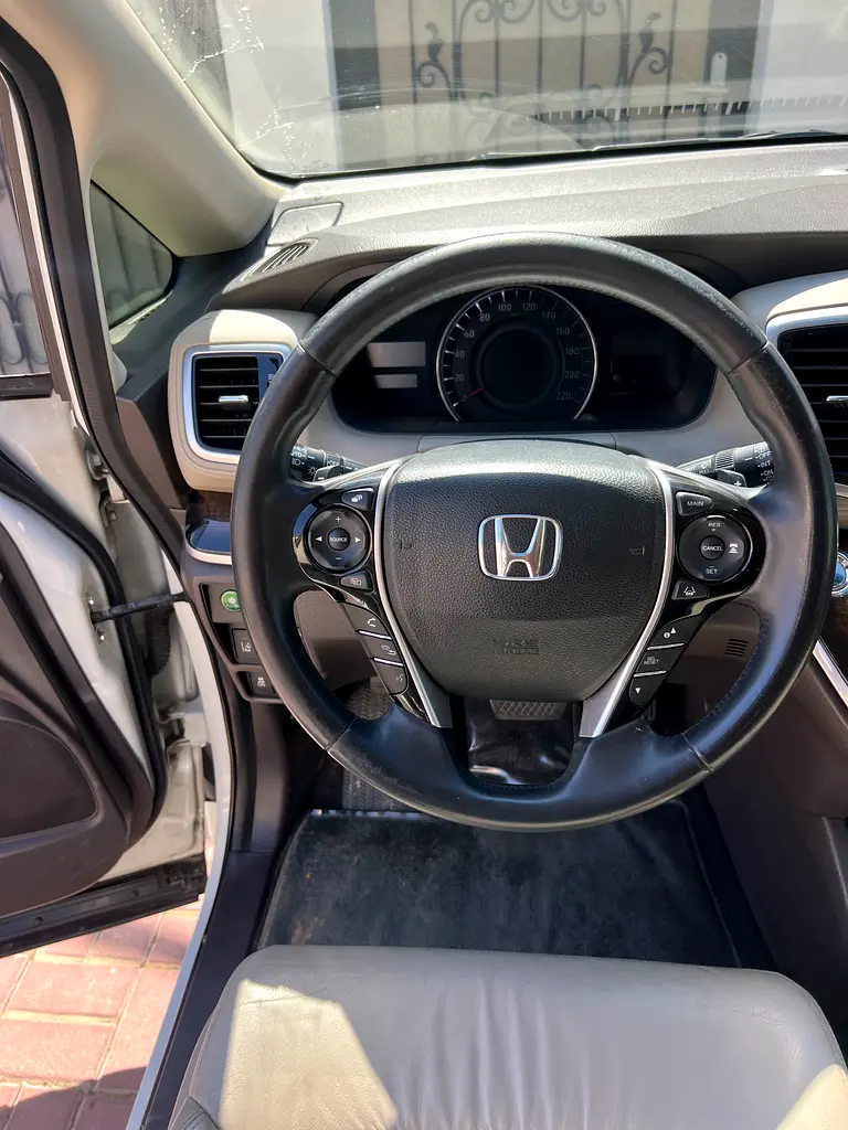 2019 Honda Odyssey Sport Edition - GCC Specs - Pristine Condition - Image 11