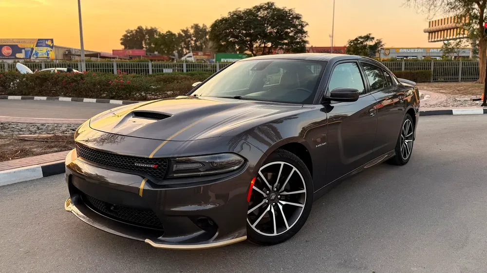 Dodge Charger Hemi V8,Original paint Full Service History - Image 4