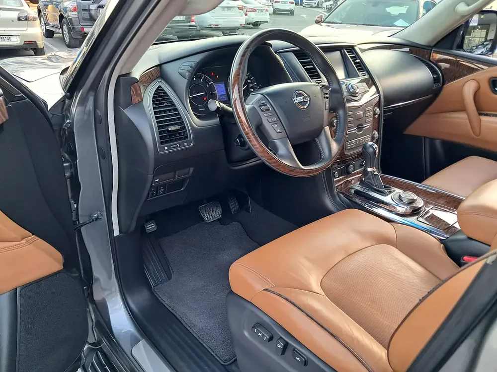 Nissan Patrol SE Platinum 2016 GCC Specs V8 Cylinder 5.6L Engine Family Used Car - Image 10