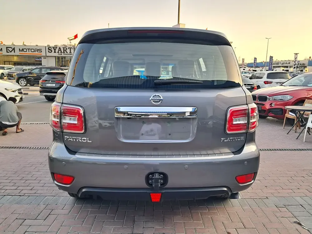 Nissan Patrol SE Platinum 2016 GCC Specs V8 Cylinder 5.6L Engine Family Used Car - Image 7