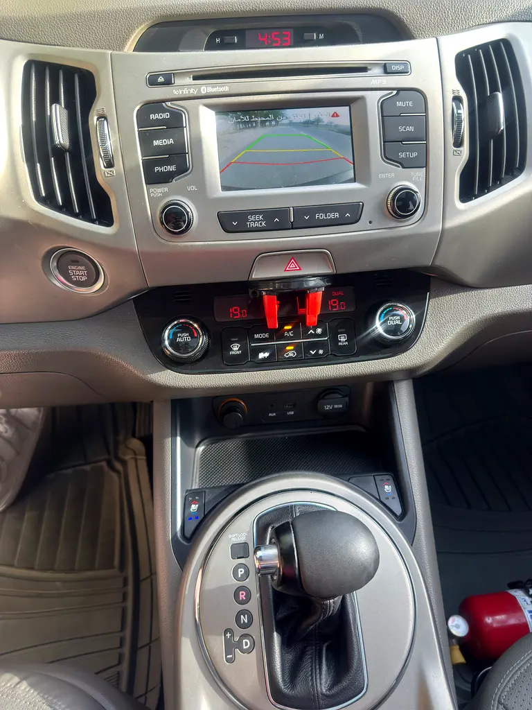 Kia Sportage AWD 2014 Full Options - GCC Specs - Perfect condition - Image 11