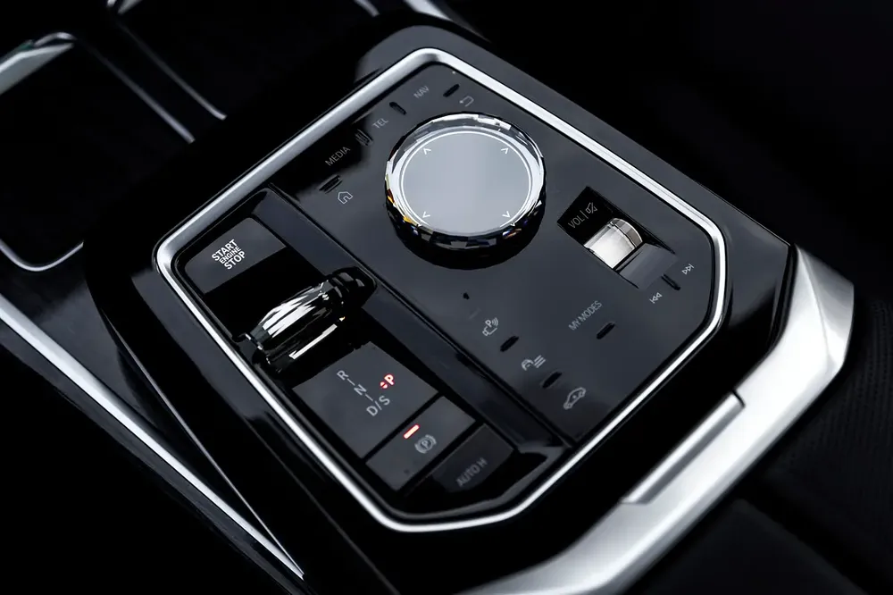 BMW 740i M Sport Individual – 2026 | GCC | Only 2,050 KM | 2 Years Warranty | AED 449,000 - Image 10