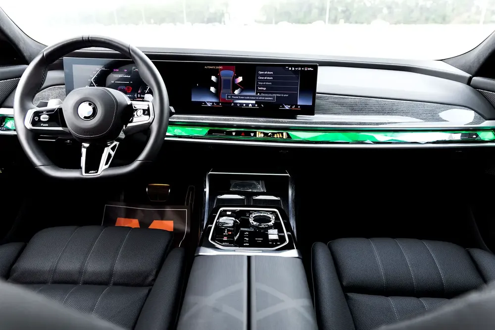 BMW 740i M Sport Individual – 2026 | GCC | Only 2,050 KM | 2 Years Warranty | AED 449,000 - Image 14
