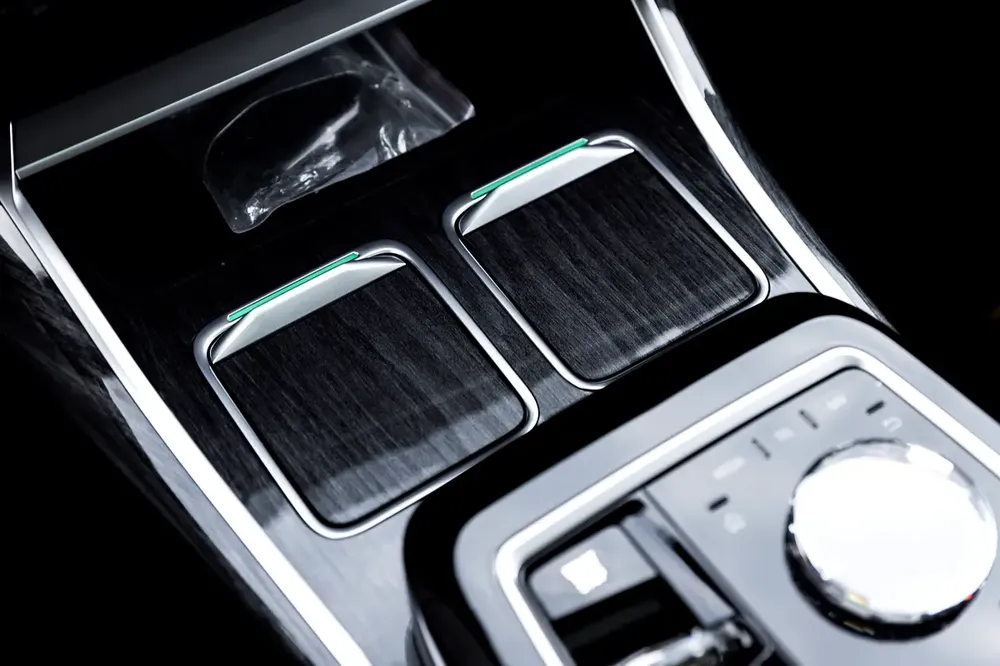BMW 740i M Sport Individual – 2026 | GCC | Only 2,050 KM | 2 Years Warranty | AED 449,000 - Image 8