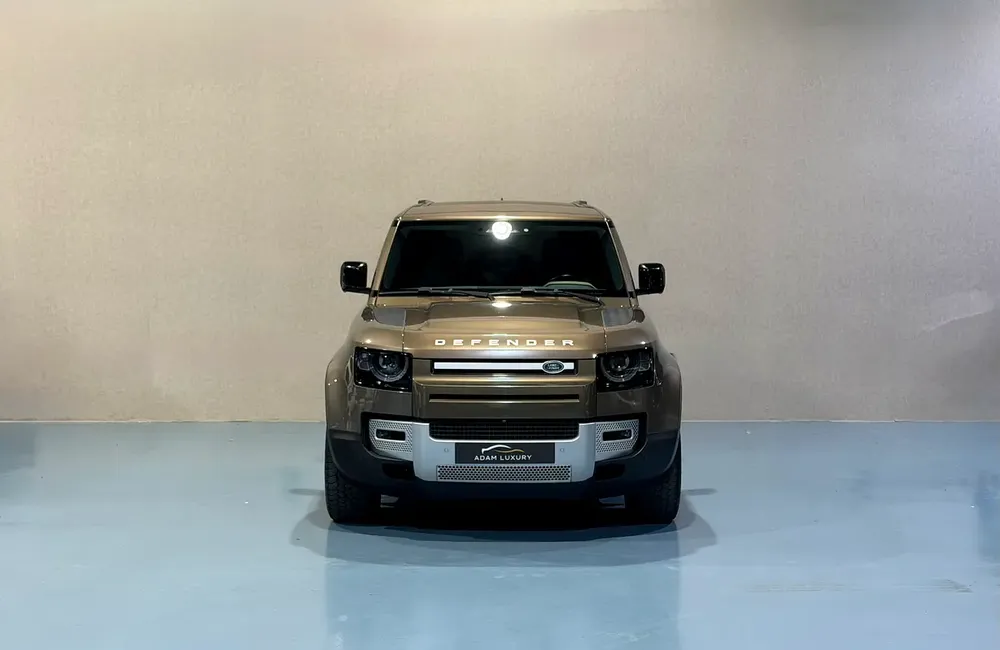 LAND ROVER DEFENDER P300 110-SE 2023 GCC FHS UNDER WARRANTY - Image 5