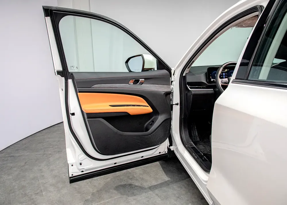 Low Mileage • Ford Service + Warranty 2030 • GCC - Image 16