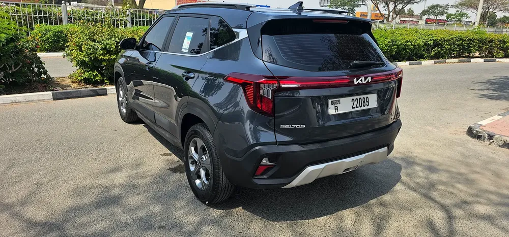 KIA SELTOS MODEL 2025 KM 18000 F.S.H WARRANTY 5 YERS OR 150000 G.C.C ACCIDENT FREE ORIGINAL PAINT - Image 6