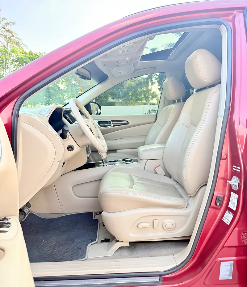 2016 NISSAN PATHFINDER SV 4WD 3.5L V6 GCC SPECIFICATION FULL OPTION IN EXCELLENT CONDITION - Image 9
