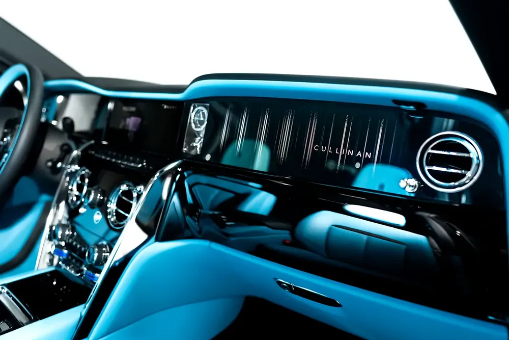2025 ROLLS ROYCE CULLINAN | LOW MILEAGE | STARLIGHT | FULL OPTION | REAR SEAT ENTERTAINMENT - Image 13