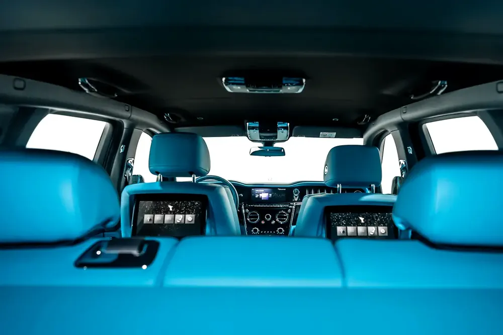 2025 ROLLS ROYCE CULLINAN | LOW MILEAGE | STARLIGHT | FULL OPTION | REAR SEAT ENTERTAINMENT - Image 16