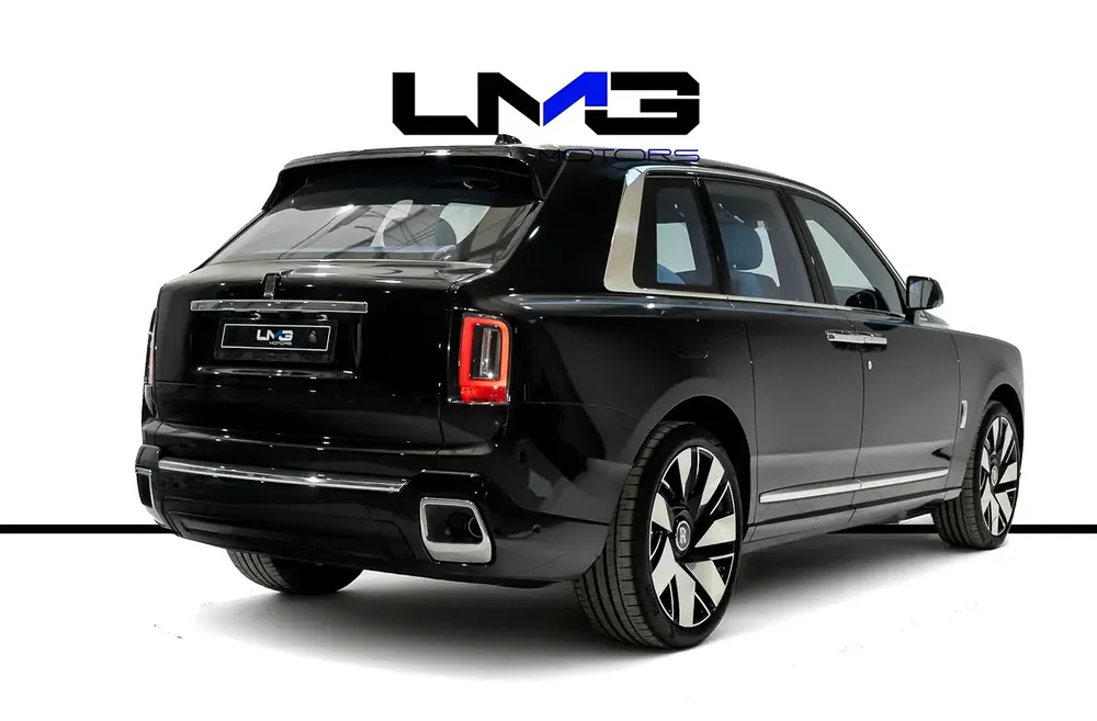 2025 ROLLS ROYCE CULLINAN | LOW MILEAGE | STARLIGHT | FULL OPTION | REAR SEAT ENTERTAINMENT - Image 4