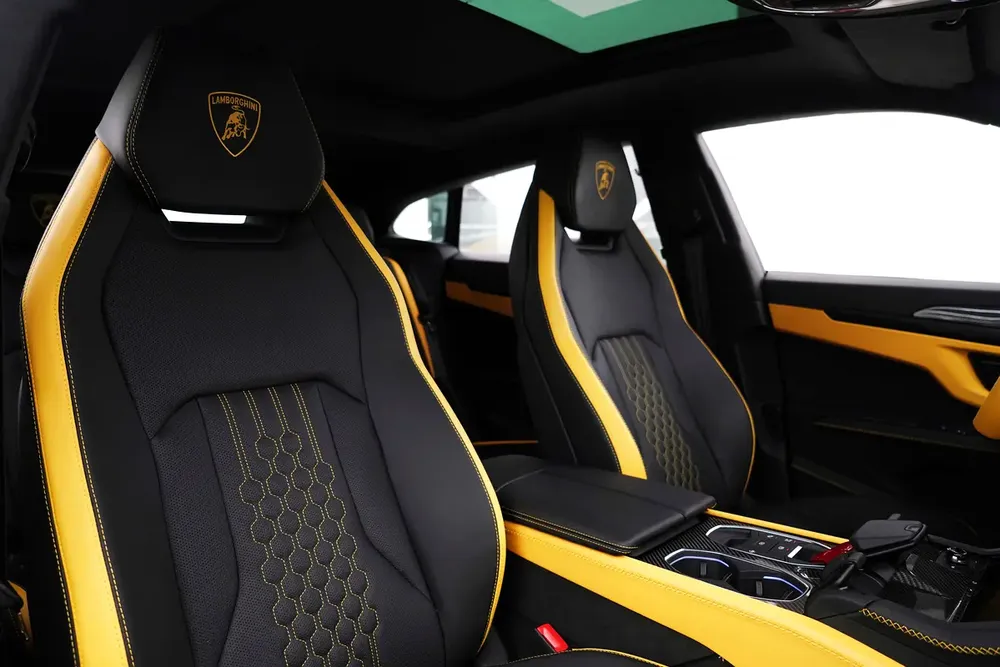 2025 LAMBORGHINI URUS SE - Image 13