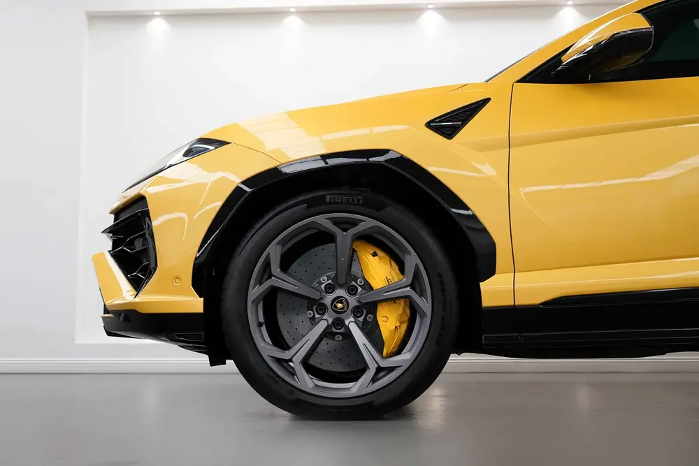 2025 LAMBORGHINI URUS SE - Image 6