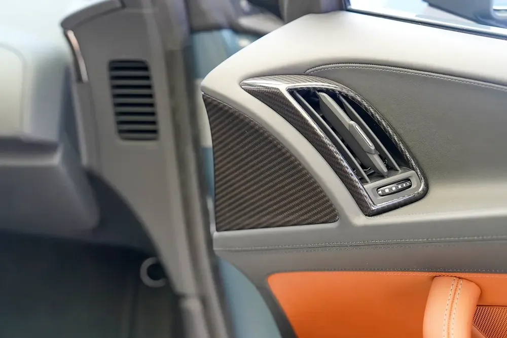 R8 SPYDER | CARBON INTERIOR | CARBON EXTERIOR - Image 12