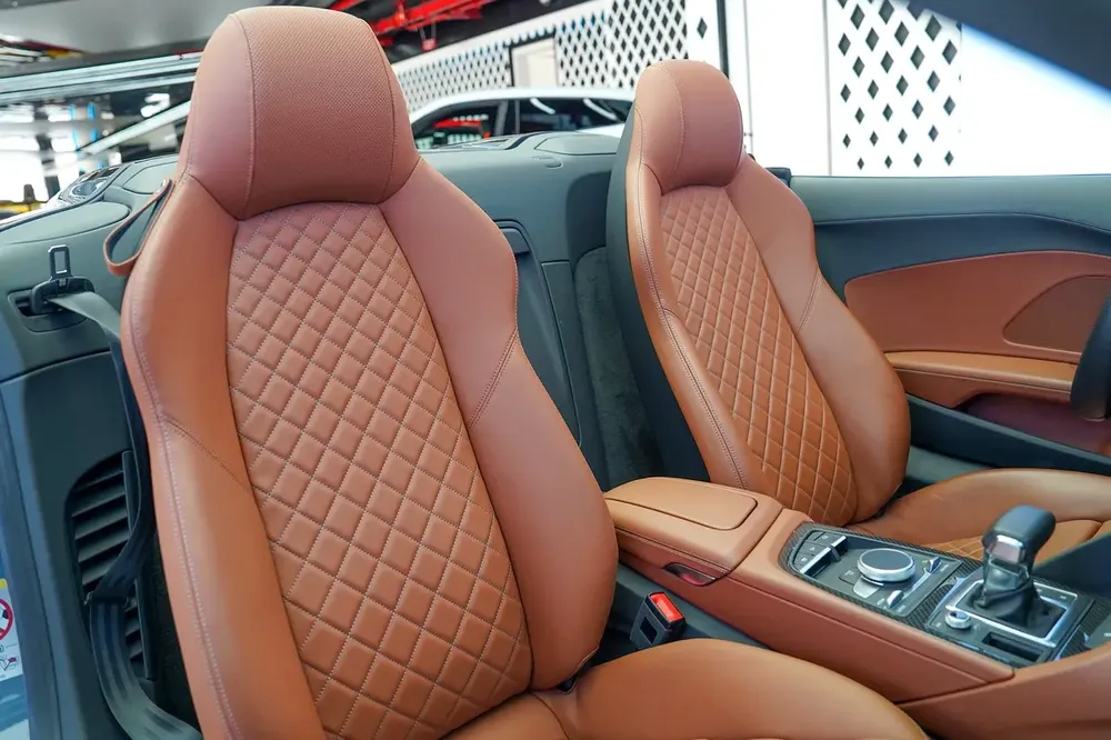 R8 SPYDER | CARBON INTERIOR | CARBON EXTERIOR - Image 13