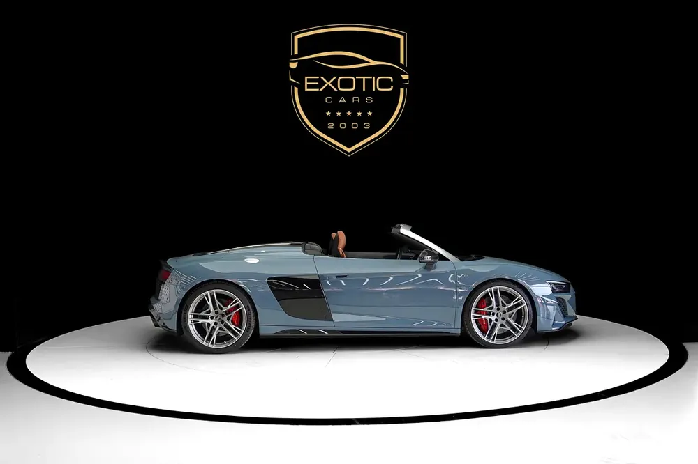 R8 SPYDER | CARBON INTERIOR | CARBON EXTERIOR - Image 5